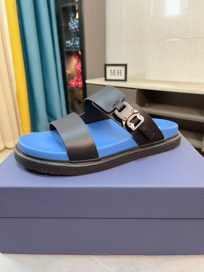 Men's Men's Shoes 💰320🌸🌸Dior Aqua Men's Sandals Slippers. Showcasing Dior haute couture design. The Dior gray suede strap is accented with an aluminum Dior buckle for added style. Paired with a comfortable tonal notch sole, they pair easily with shorts or jeans for a sophisticated look. Main body: suede cow leather, technical fabric lining: cow leather, with adjustable straps, aluminum Dior buckle, Dior gray EVA insole, tonal notch rubber outsole splicing structure👌👌size: 38-44 (45.46 customized)